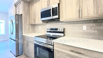 484 Edgemont Dr in Edmonton, AB - Building Photo - Building Photo
