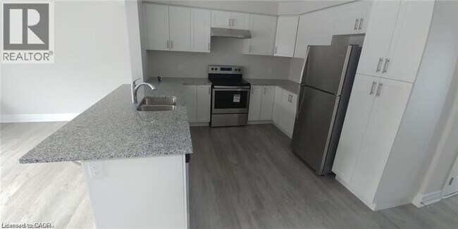 56 Munch Ave in Cambridge, ON - Building Photo - Building Photo