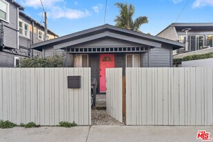 2009 Dell Ave in Los Angeles, CA - Building Photo