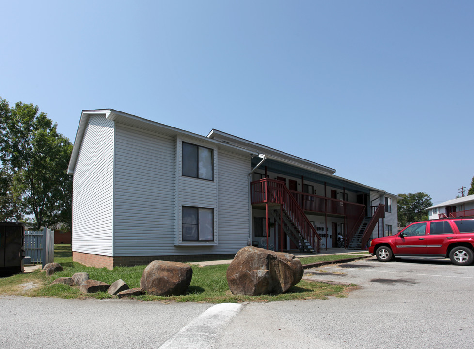 Bush Hill Apartments in Archdale, NC - Foto de edificio