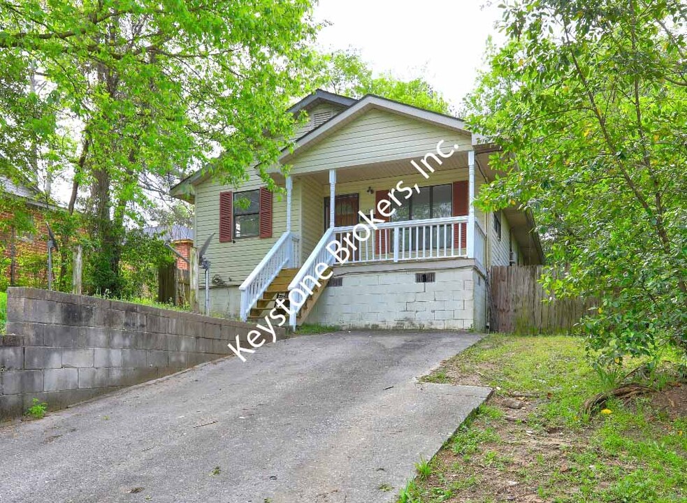 487 Cowan St in Macon, GA - Foto de edificio