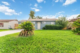 9333 Fairland Dr in Houston, TX - Building Photo - Building Photo