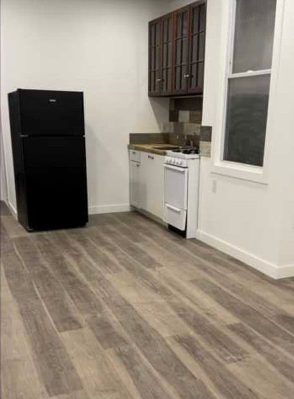 8 Eaton Pl in East Orange, NJ - Building Photo - Building Photo
