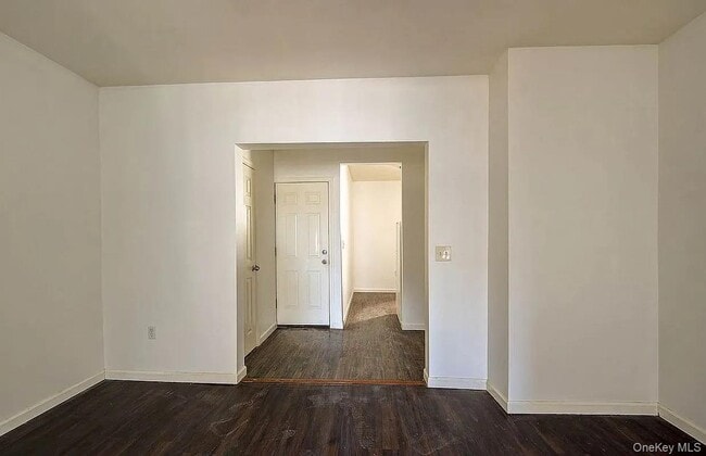 72-47 Metropolitan Ave in Queens, NY - Building Photo - Building Photo