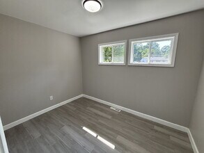 2339 Marshalltown Ln in Gary, IN - Building Photo - Building Photo