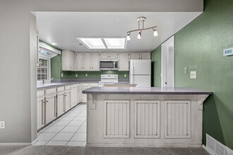 12501 E Evans Cir in Aurora, CO - Foto de edificio - Building Photo