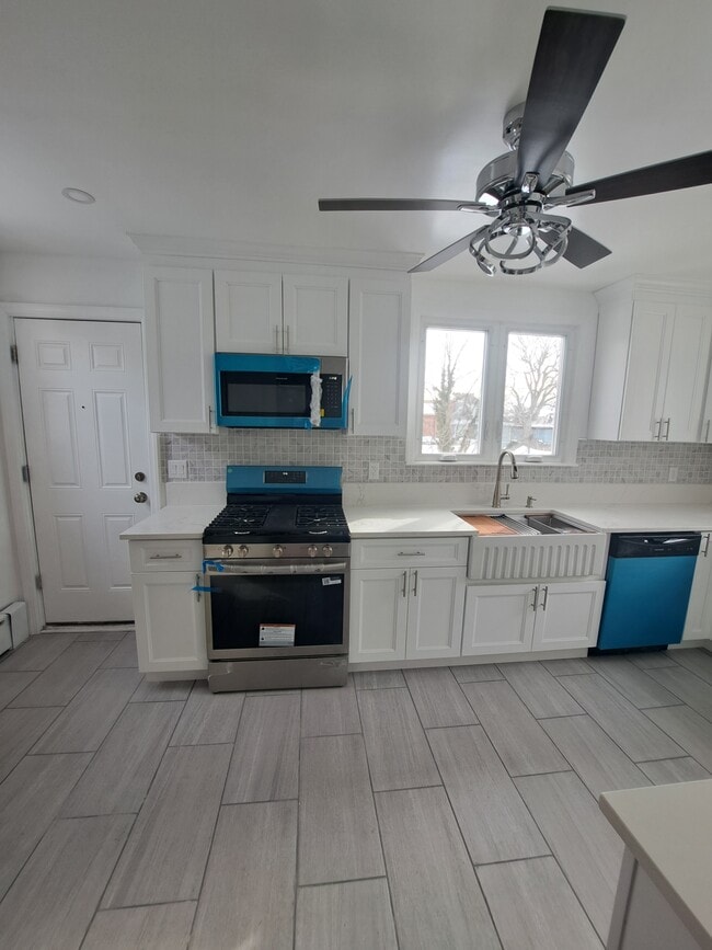 134 S Clinton St, Unit 2nd Floor Apartment in East Orange, NJ - Building Photo - Building Photo