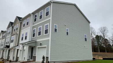 2635 Chert Ln in Raleigh, NC - Foto de edificio - Building Photo