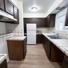 122 Vine St in Paso Robles, CA - Building Photo - Building Photo