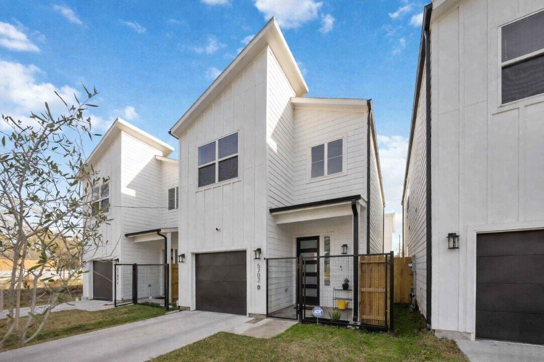 5702 Breland St in Houston, TX - Building Photo