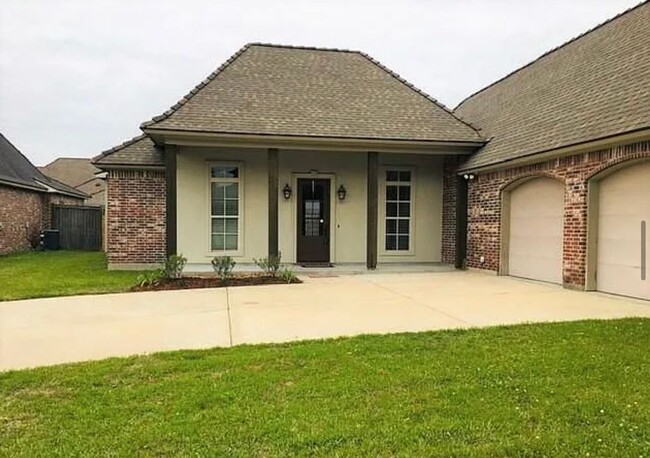 property at 105 Hunters Gate Ct