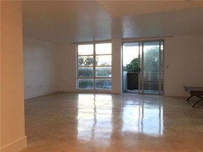 9800 W Bay Harbor Dr in Bay Harbor Islands, FL - Building Photo - Building Photo