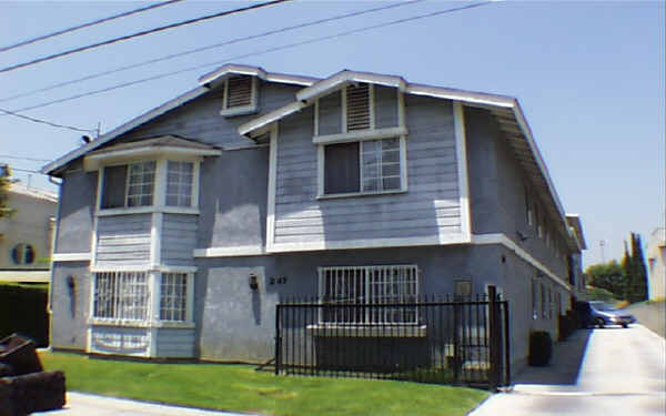 247 W Newby Ave in San Gabriel, CA - Foto de edificio