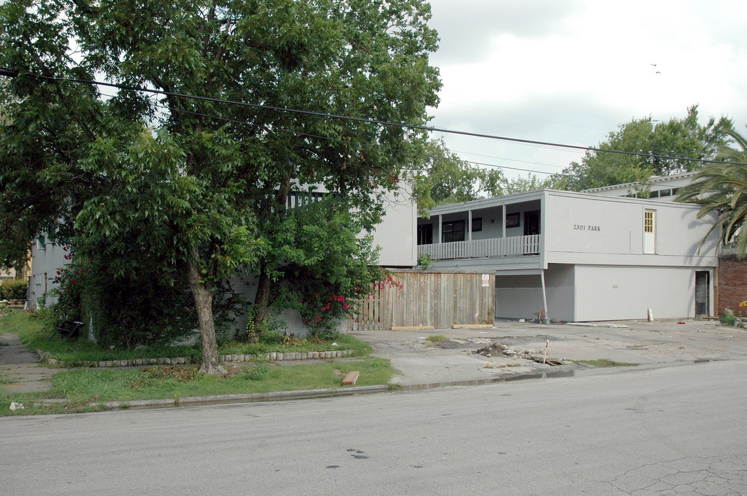 2301 Park St in Houston, TX - Foto de edificio