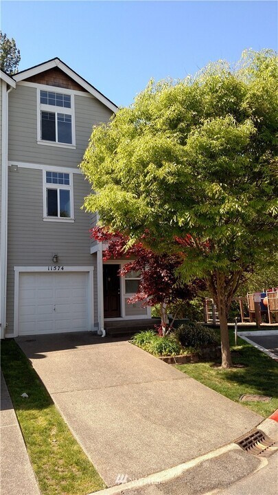 11574 SE 170th Ct in Renton, WA - Building Photo