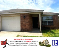 883 S Curtis Ave in Fayetteville, AR - Building Photo