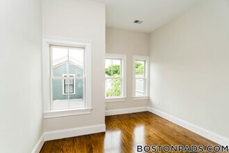 124 Columbia St, Unit 3 in Cambridge, MA - Building Photo - Building Photo