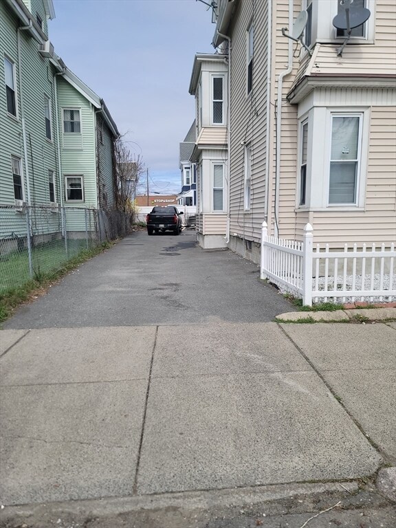 26 Endicott St in Lynn, MA - Building Photo - Building Photo