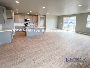 9848 Sunnybank Pl in Highland, UT - Building Photo - Building Photo