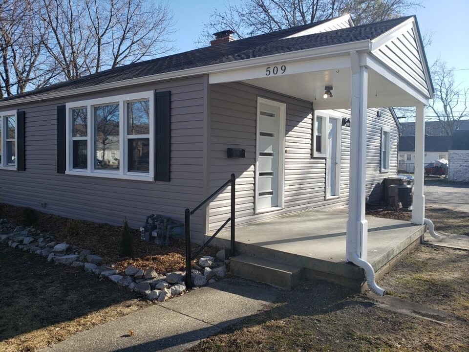 509 E 27th Ave in North Kansas City, MO - Building Photo