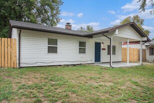 126 Saint Robert Dr in Sauget, IL - Building Photo