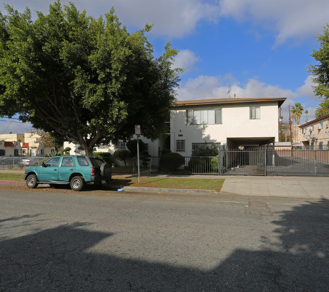 2985 San Marino St in Los Angeles, CA - Building Photo - Building Photo