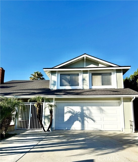 property at 912 W Alfred Pl