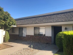 4591 E University Ave in Fresno, CA - Building Photo - Building Photo