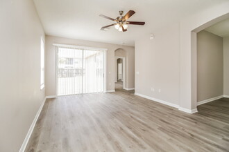 13339 Meadow Bay Loop in Orlando, FL - Building Photo - Building Photo