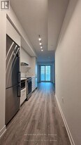 195 Commerce St in Vaughan, ON - Building Photo