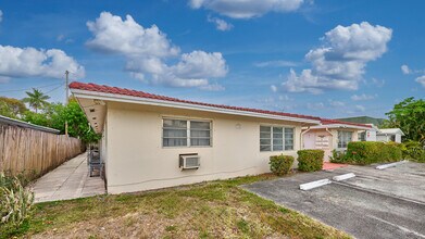 1140 NE 24th Ave in Pompano Beach, FL - Foto de edificio - Building Photo
