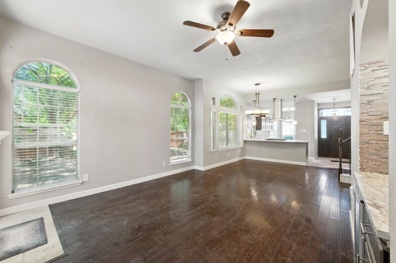 9128 Cumberland Dr in Irving, TX - Building Photo