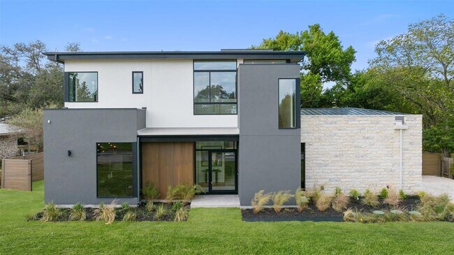 property at 304 Blue Ridge Trail