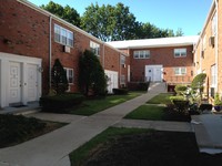 Rose Garden Apartments in Hackensack, NJ - Building Photo - Building Photo