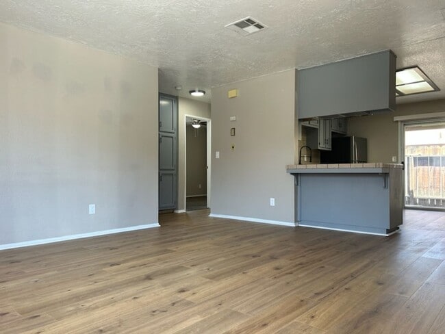 property at 1001 W Perdew Ave