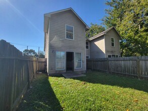 3813 Lydia St, Unit Unit A in Houston, TX - Building Photo - Building Photo