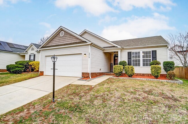 5519 Waverly Lynn Ln in Charlotte, NC - Building Photo - Building Photo