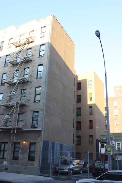 627 Wales Ave in Bronx, NY - Building Photo