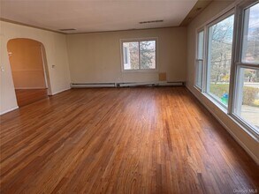 116 Williams Ave in Spring Valley, NY - Building Photo - Building Photo