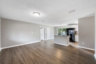 9340 Chase St in Spring Hill, FL - Building Photo - Building Photo