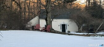 21b Hoydens Hill Rd in Fairfield, CT - Building Photo