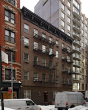 64-66 Thompson St in New York, NY - Building Photo - Building Photo