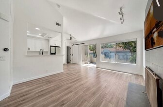 122 Sandpiper Ln in Aliso Viejo, CA - Building Photo - Building Photo