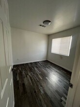 931 Monterey St in Bakersfield, CA - Foto de edificio - Building Photo