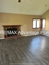 559 Congress Dr in Radcliff, KY - Building Photo - Building Photo
