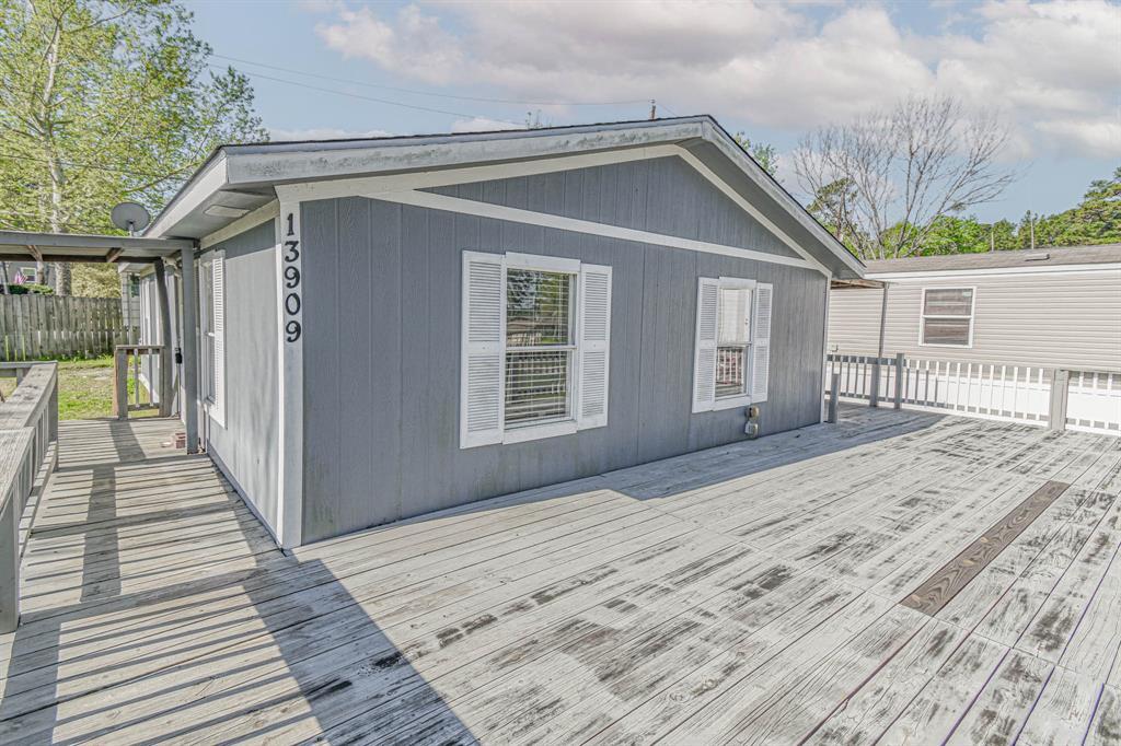 13909 Anchor Ct in Willis, TX - Building Photo
