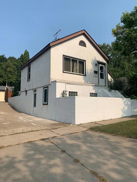 723 Conway St in St. Paul, MN - Building Photo