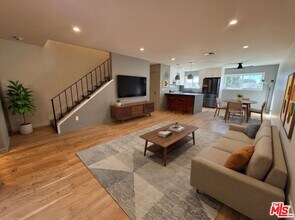 5215 Sepulveda Blvd in Culver City, CA - Building Photo - Building Photo