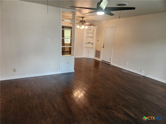 2312 N 13th St in Temple, TX - Building Photo - Building Photo