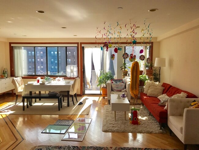 99-31 66th Ave, Unit 6C in Queens, NY - Foto de edificio - Building Photo